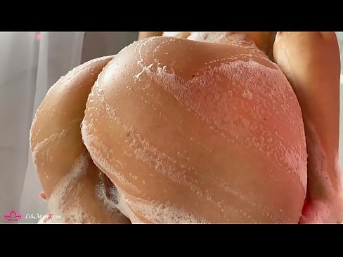 ❤️ Brunette Anapiga Pussy kwa Pussy kwa Vibrator hadi Orgasm kali katika Shower ❤ ❤